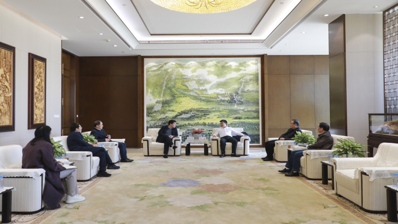 長沙市政府黨組成員、副市長覃佐彥一行調(diào)研中機(jī)國際